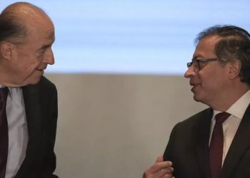 ¡Conspiración, traición y “golpe suave”! Petro lanza ofensiva judicial inédita contra su exfiel canciller