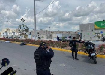 Motociclista muere en accidente en Cancún tras chocar contra una grúa