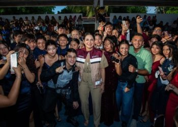 «Graduación secundaria en Playa del Carmen se vuelve inolvidable con la visita sorpresa de El Malilla»