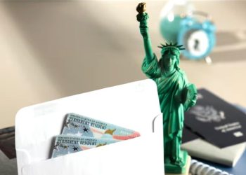 Demoras en solicitudes de “green card” preocupan a inmigrantes en EE.UU.