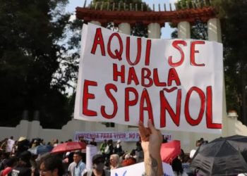 🔥 Sheinbaum condena vandalismo y xenofobia en marcha anti‑gentrificación