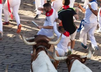 Victoriano del Río protagoniza el cuarto encierro: rápido, limpio y sin cornadas