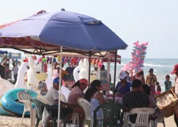 Regios vacacionan en Tamaulipas con la esperanza de ver cocodrilos en libertadTuristas