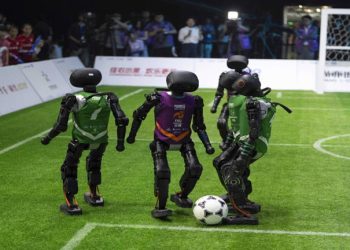 China sorprende con torneo de fútbol entre robots humanoides
