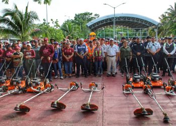 «Autoridades y ciudadanía transforman la colonia Pacto Obrero con limpieza total»