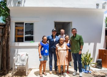 «Estefanía Mercado y Pablo Bustamante refuerzan mejoras de vivienda en Playa del Carmen»