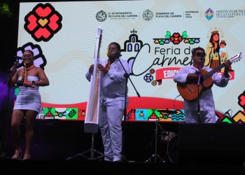 «Teatro del Pueblo brilla con talento local y tradición en la Feria del Carmen 2025»