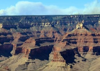 Incendios forestales obligan al cierre de parques nacionales en Colorado y Arizona