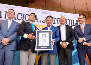 Jalisco impone Récord Guinness al reunir 3,199 botellas de tequila en un solo lugar