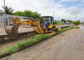 Limpian dren de la colonia Nueva Generación ante temporada de lluvias en Chetumal