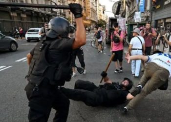 «Gobierno argentino desata críticas por operativo contra protesta de jubilados»