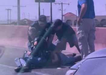 VIDEO: «Muere tras descarga eléctrica…. investigan caso de hombre sometido con taser por policías Texas»