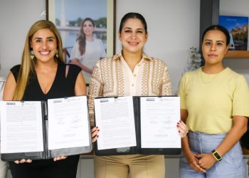 Estefanía Mercado, Jimena Lasa, becas educativas Playa del Carmen, becas universitarias Quintana Roo