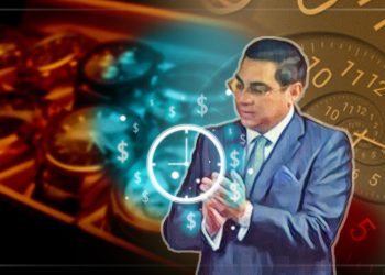 Titular de Investigación Aduanera declara colección de relojes de lujo valuada en 7.7 millones de pesos