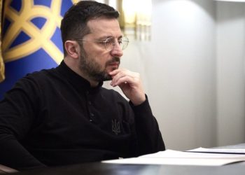 Zelensky urge a EU a acelerar el envío de armas a Ucrania