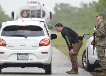 El Alcatraz de los Caimanes: El Nuevo Centro de Detención para Migrantes en Florida Genera Controversia
