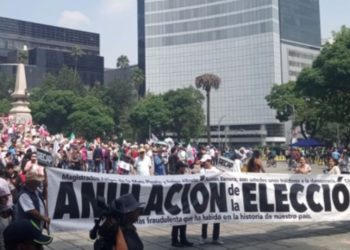 Ciudadanos marchan en CDMX para exigir anulación de elección judicial