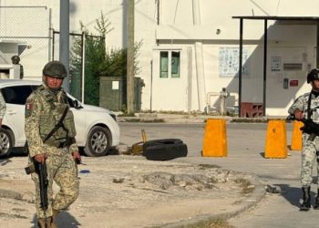Realizan operativo sorpresa en la cárcel de Cancún con fuerzas de los tres niveles de gobierno