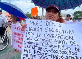 Protesta en Playa del Carmen exige entrega de títulos de propiedad