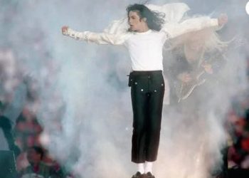 🎤✨ ¡Un calcetín de Michael Jackson se subasta por más de 6,000 euros! 🧦💎