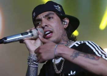 😱 ¡Se le cayó el teatro a Natanael Cano! Usó visa religiosa para entrar a EE.UU. y lo cacharon 🙏❌