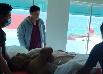 Guía de buceo se sacrifica para salvar turistas en Cozumel: héroe necesita ayuda tras ser arrollado por lancha