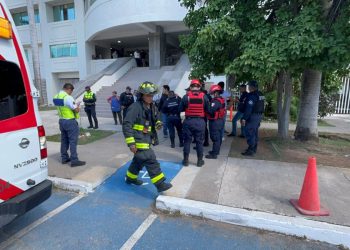 Colapso de elevador deja trabajador herido en el Poder Judicial de Playa del Carmen
