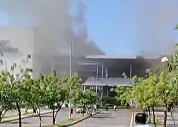 🚨VIDEO// Explosión en Plaza Altabrisa deja 14 heridos y zona acordonada