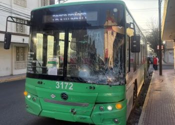 Accidente en Monterrey, choque deja tres lesionados en el Centro