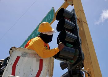 Cancún refuerza el mantenimiento de semáforos para evitar accidentes