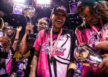 «Fuerza Regia Femenil conmemora el aniversario de su primer campeonato en la LNBP»