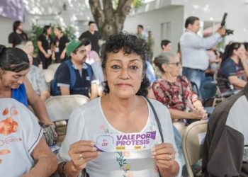 El DIF de Matamoros entrega 50 prótesis dentales para devolver la sonrisa a adultos mayores