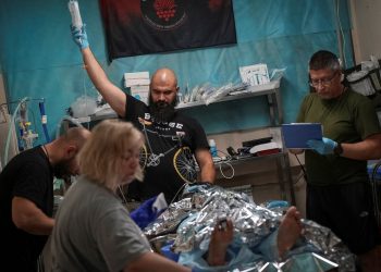 Evacuación en Pokrovsk ante ofensiva rusa. Ucrania protege a los niños