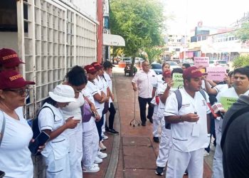 Despidos injustificados en Chetumal: Enfermeros denuncian represalias por exigir pagos