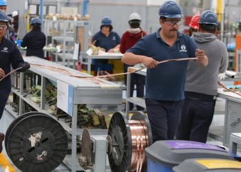 Los Hidalguenses lideran la carga laboral en México con 65 horas semanales