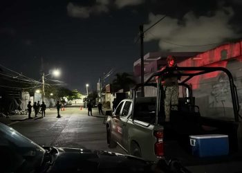 Persecución en Cancún termina con captura de dos sujetos y más de 700 kilos de droga