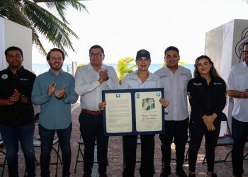 Playa del Carmen recibe ocho distintivos Blue Flag y consolida su liderazgo en playas públicas
