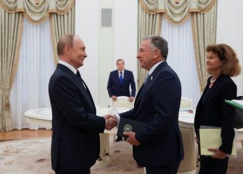 Putin se reúne con enviado especial de Trump para negociar la paz en Ucrania