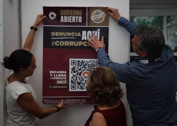 Refuerza Ana Paty Peralta campaña contra la corrupción en Cancún