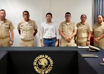 Renán Sánchez Tajonar impulsa acciones para proteger la Laguna de Bacalar