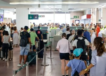 Mar de Plástico, la riqueza y las sombras del invernadero más grande de Europa