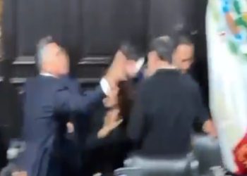 🚨👀😲/VIDEO Golpes en Senado; Alito enfrenta a Noroña por negarle el uso de la voz en la Comisión Permanente
