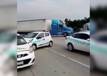 Transporte en jaque, bloqueo en la México-Querétaro por la desaparición de un transportista