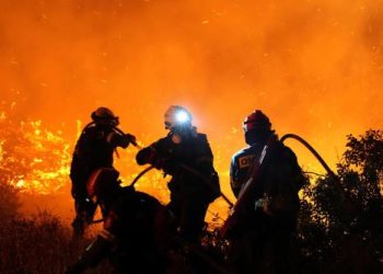 Incendios forestales amenazan Patras mientras ola de calor golpea Europa