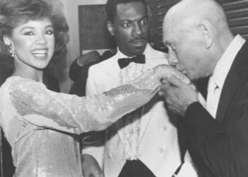 Yul Brynner la vida increíble del actor que conquistó Hollywood