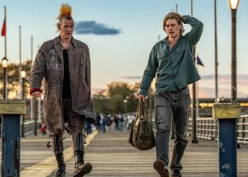 Aronofsky se libera: caos, comedia y crimen en ‘Atrapado robando’