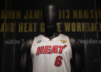 Escándalo millonario sacude a los Miami Heat: Exagente de seguridad acusado de robar recuerdos históricos