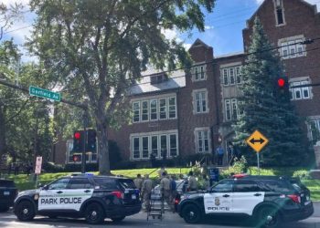 Tragedia en Minneapolis: tiroteo en colegio católico deja muertos y heridos en plena misa escolar