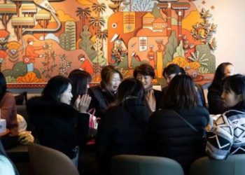 Starbucks Corea prohíbe llevar impresoras y PCs para evitar que cafeterías se conviertan en oficinas