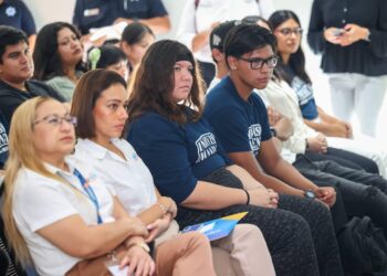 Gobierno de Benito Juárez y sector empresarial otorgan más becas educativas a hijos de policías y bomberos